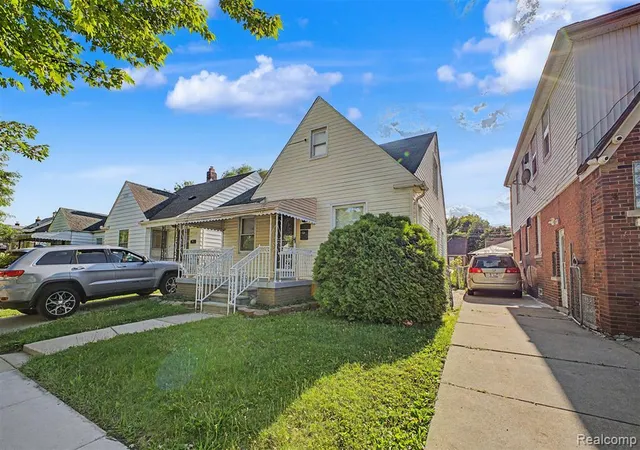 2nd image of 4645 Rosalie St, Dearborn, MI 48126 4109 | MLS# 61006196