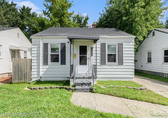 Homes for sale in Harper Woods, MI | 18565 Kenosha St, Harper Woods, MI 48225 | MLS# 60977055