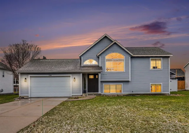 2nd image of 770 Brownwood Ave, Grand Rapids, MI 49504 | MLS# 70519513