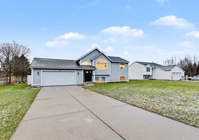 4th image of 770 Brownwood Ave, Grand Rapids, MI 49504 | MLS# 70519513