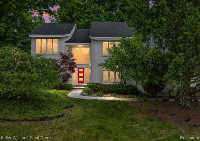 Photo 1 of Single Family Residence at 25626 Gina Ct, Novi, MI 48374 | MLS# 61001288 | | Sold on 2026-08-07