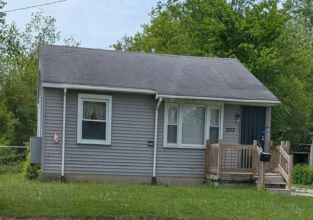 1st image of 2713 Beechwood Ave, Saginaw, MI 48601 | MLS# 50213540