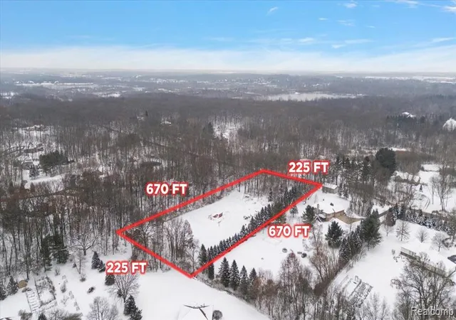 Homes for sale in Milford, MI | 700 W Maple Rd, Milford, MI 48381 | MLS# 60998527