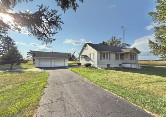 Homes for sale in Sandusky, MI | 627 N Sandusky Rd, Sandusky, MI 48471 | MLS# 50201136