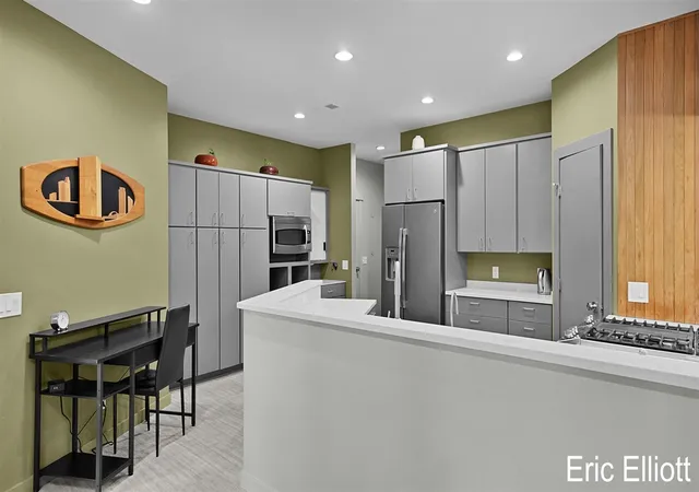 4th image of 2219 Ne Sawmill Dr, Rockford, MI 49341 | MLS# 70545134