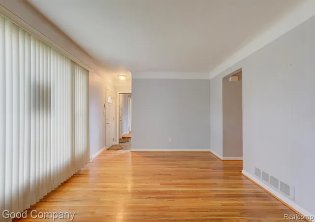 Photo 2 of Sale Pending at 12737 Commonwealth St, Southgate, MI 48195 1260 | MLS# 61023906 | Listing updated on 2026-09-17