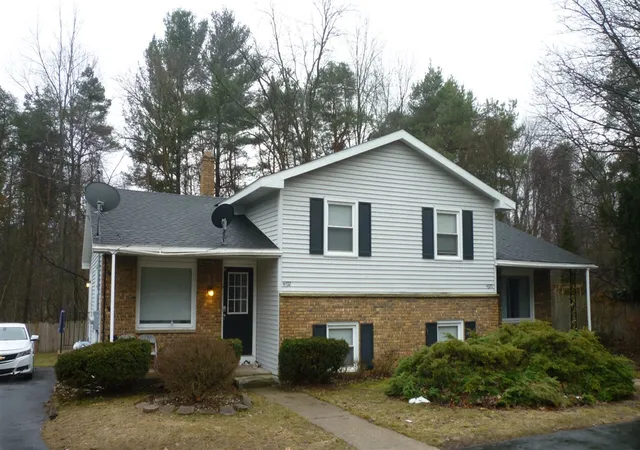 6th image of 4690 Burton St, Grand Rapids, MI 49546 | MLS# 70520015