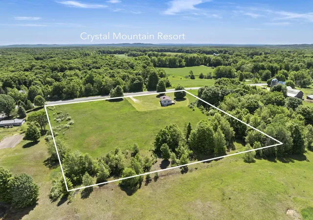 Homes for sale in Benzonia, MI | 4848 Benzie Hwy, Benzonia, MI 49616 | MLS# 80069279