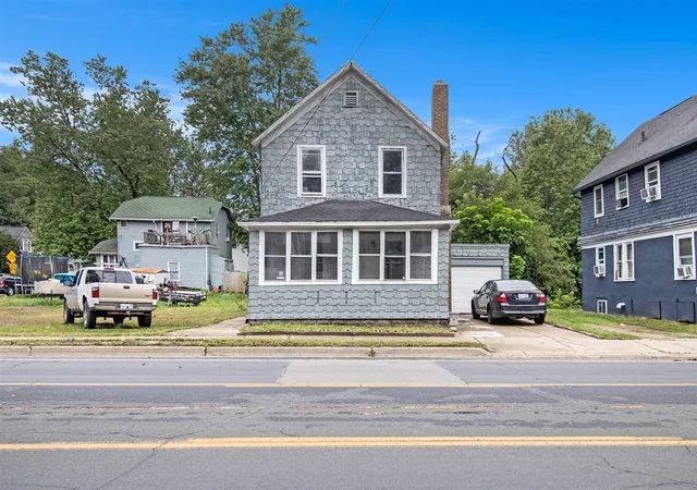 Photo 2 of Sale Pending at 1850 S Burdick St, Kalamazoo, MI 49001 | MLS# 70480594 | Listing updated on 2026-09-10