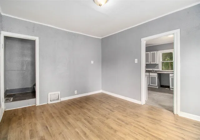 Photo 4 of Sale Pending at 1850 S Burdick St, Kalamazoo, MI 49001 | MLS# 70480594 | Listing updated on 2026-09-10