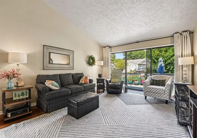 Photo 4 of Condo for sale at 2759 Mulford Dr, Grand Rapids, MI 49546 | MLS# 70550535 | Listing updated on 2026-09-14