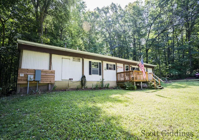1st image of 3750 N Hillman Rd, Lakeview, MI 48850 | MLS# 70553753