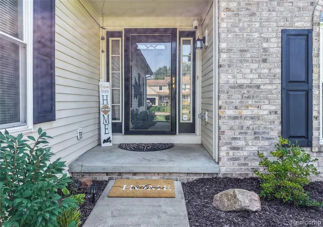 2nd image of 2905 Saddlebrook Ct, Pinckney, MI 48169 8036 | MLS# 61023684