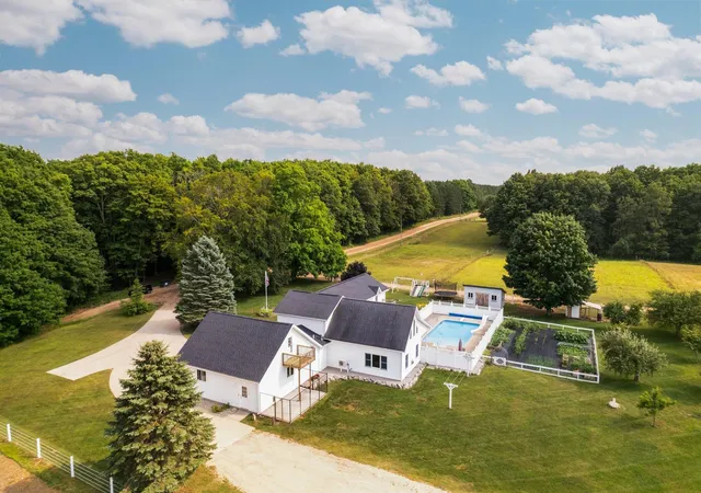 2nd image of 8382 Sw Hudson Rd, Fife Lake, MI 49633 | MLS# 80072137