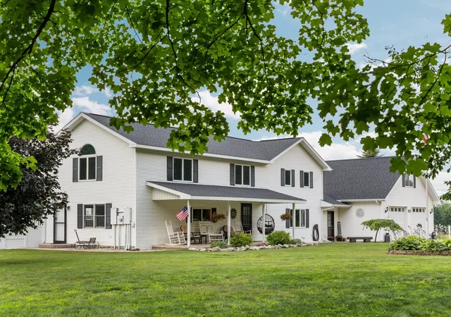 3rd image of 8382 Sw Hudson Rd, Fife Lake, MI 49633 | MLS# 80072137