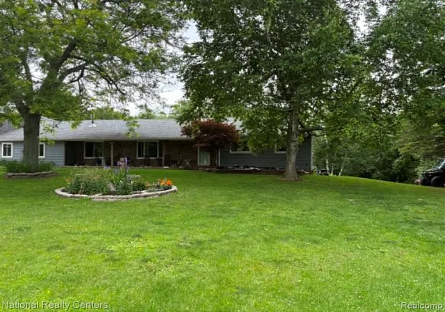 Homes for sale in Oxford, MI | 1330 Brauer Rd, Oxford, MI 48455 | MLS# 61006810