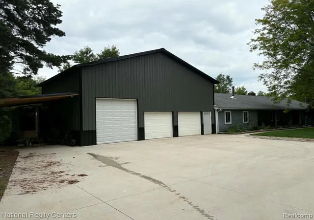 Homes for sale in Oxford, MI | 1330 Brauer Rd, Oxford, MI 48455 | MLS# 61006810