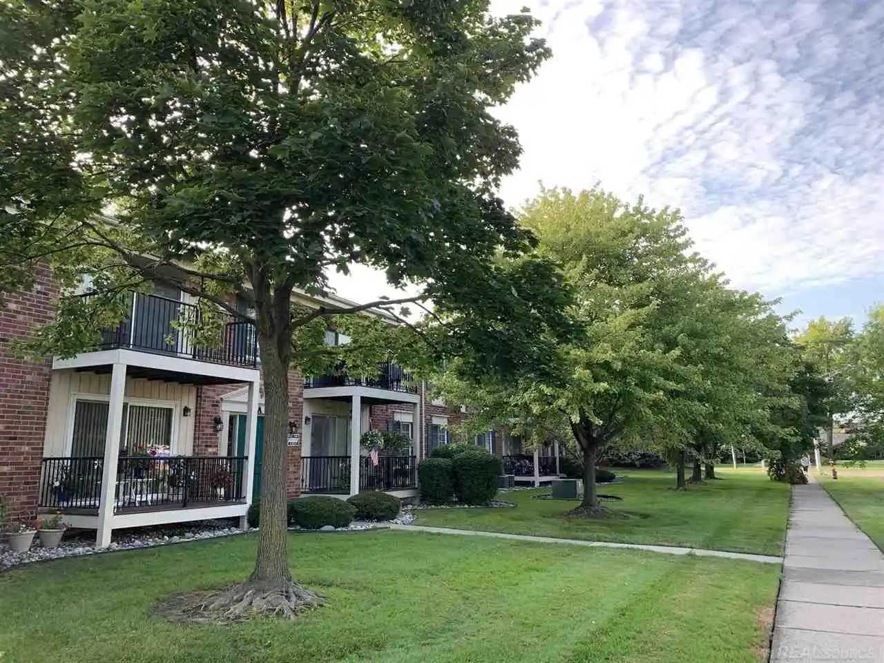 Listing Photo 2 - Condo for sale in 12090 15 Mile Rd located at 12090 15 Mile Rd, Sterling Heights, MI 48312 - Unit #40 / ENTRANCE 1A