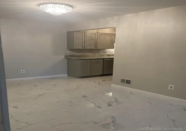 5th image of 12090 15 Mile Rd, Sterling Heights, MI 48312