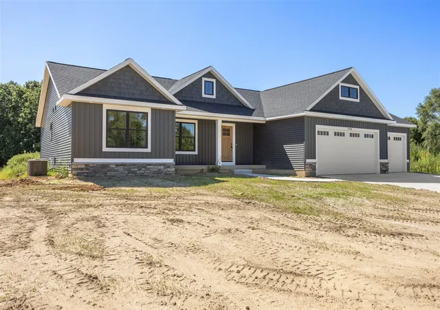 Photo 3 of Sale Pending at 3286 Stonehill Ct, Wayland, MI 49348 | MLS# 70554486 | Listing updated on 2026-09-28