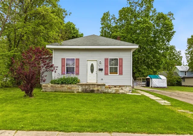 Homes for sale in Quincy, MI | 52 W Chicago St, Quincy, MI 49082 | MLS# 70531953
