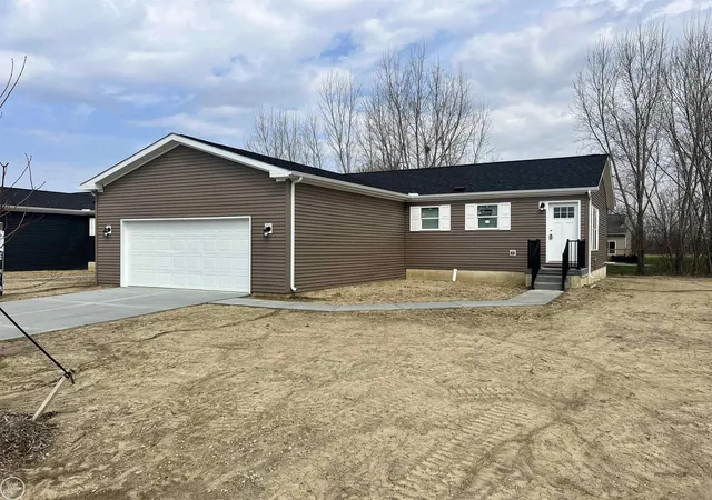 Photo 3 of Sale Pending at 4101 Sugar Maple Run #1, Flint, MI 48506 | MLS# 50172275 | Listing updated on 2026-06-18