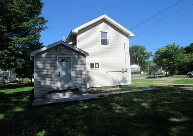 Homes for sale in Three Rivers, MI | 1200 4th St, Three Rivers, MI 49093 | MLS# 70541381