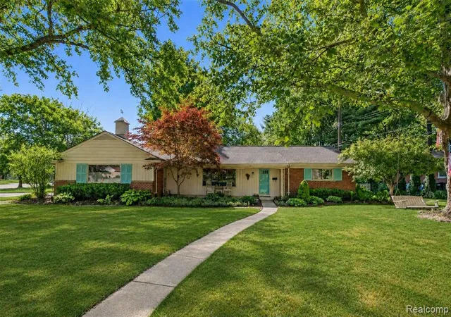 Photo 1 of Single family home for sale at 23270 Fleming Dr, Farmington, MI 48335 | MLS# 61010365 | Listing updated on 2026-08-30