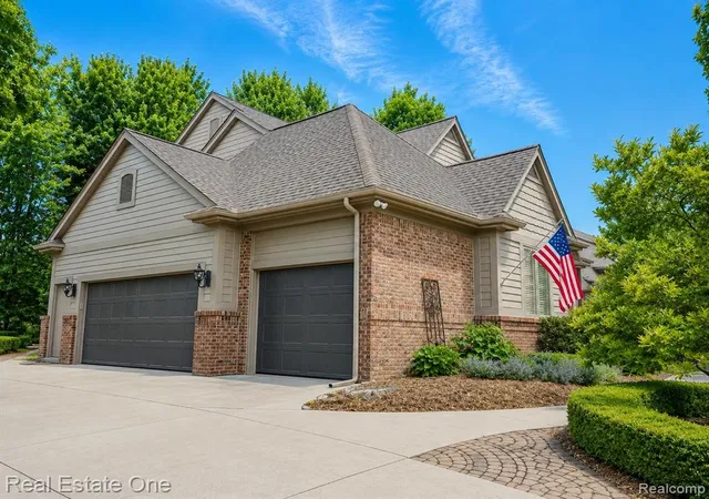 2nd image of 1793 Skyline Dr, Rochester Hills, MI 48306 | MLS# 61021887