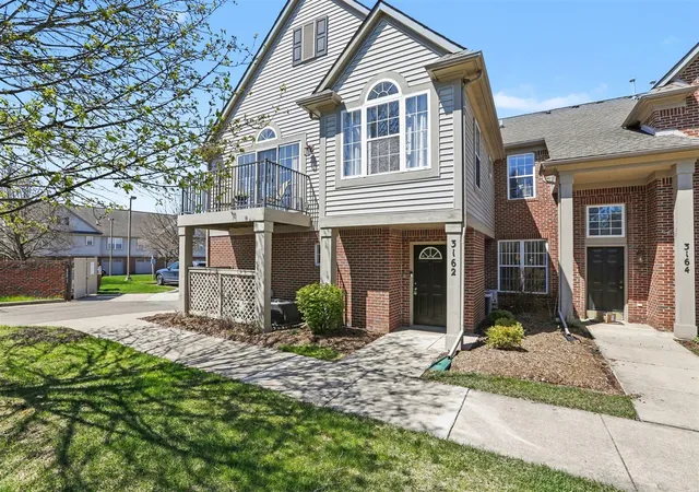3rd image of 3162 Primrose Ln #138, Ypsilanti, MI 48197 | MLS# 70526642