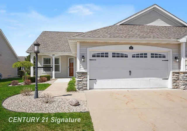 Homes for sale in Saginaw, MI | 29 Tuscany Cir, Saginaw, MI 48603 | MLS# 50204894