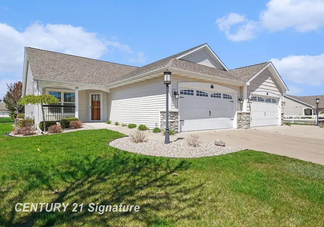 Homes for sale in Saginaw, MI | 29 Tuscany Cir, Saginaw, MI 48603 | MLS# 50204894