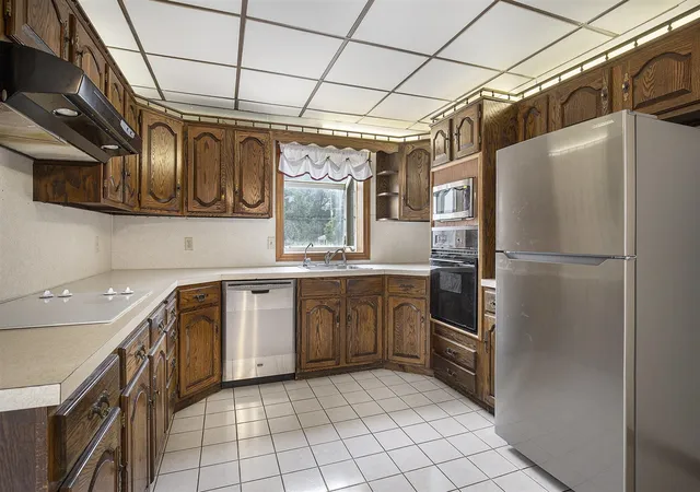 Photo 4 of Single family home for sale at 4190 Heron Ave, Wyoming, MI 49509 | MLS# 70488620 | Listing updated on 2025-11-26