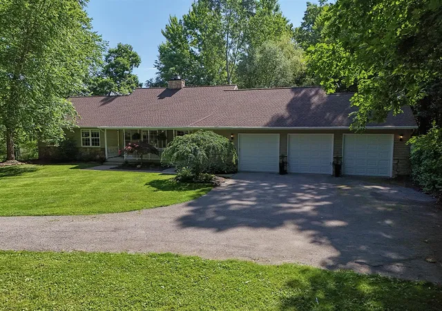 Homes for sale in Lowell, MI | 3100 Natures Pl Dr, Lowell, MI 49331 | MLS# 70544558