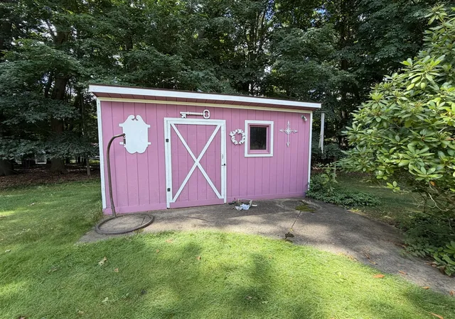 Homes for sale in Montague, MI | 5049 Glendale Ave, Montague, MI 49437 | MLS# 70545312