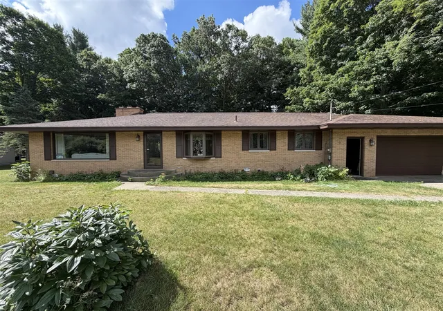 Homes for sale in Montague, MI | 5049 Glendale Ave, Montague, MI 49437 | MLS# 70545312