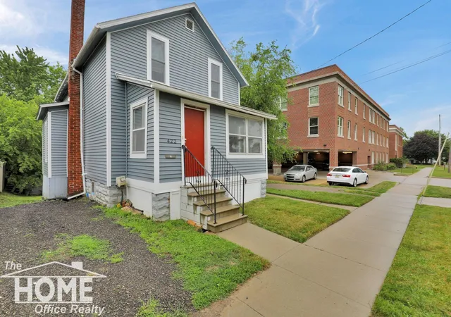 Homes for sale in Owosso, MI | 422 Clinton St, Owosso, MI 48867 | MLS# 50212068