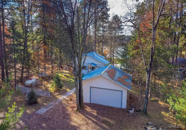 Photo 4 of Single family home for sale at 116 N Runkle Lake Rd, Crystal Falls, MI 49920 | MLS# 50217275 | Listing updated on 2026-10-01