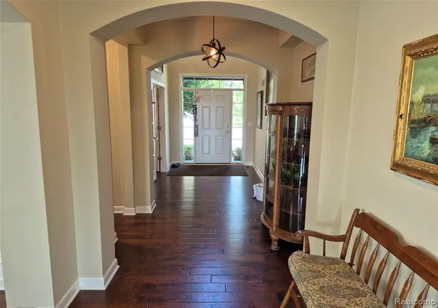 5th image of 4976 W Stonegate Cir, Lake Orion, MI 48359 | MLS# 61018074