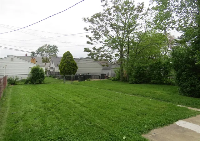 Homes for sale in Riverview, MI | 17538 Matthews St, Riverview, MI 48193 | MLS# 70519696