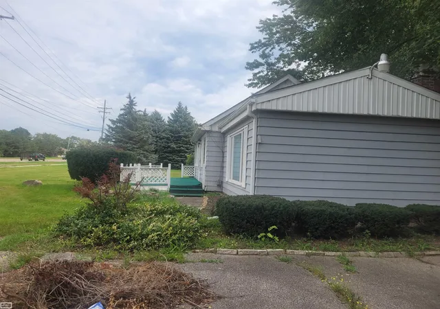 Photo 4 of Single family home for sale at 25300 23 Mile Rd, Chesterfield, MI 48051 | MLS# 50126469 | Listing updated on 2026-09-02
