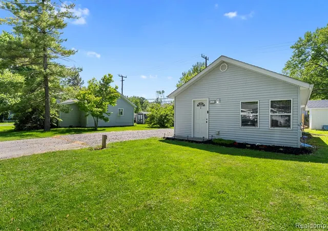Homes for sale in Newport, MI | 4333 Avenue, Newport, MI 48166 | MLS# 60997820