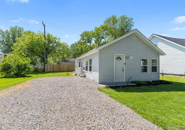 Homes for sale in Newport, MI | 4333 Avenue, Newport, MI 48166 | MLS# 60997820