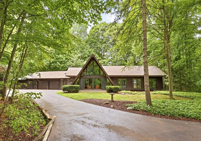 1st image of 5130 Churchgrove Rd, Frankenmuth, MI 48734 | MLS# 50219438
