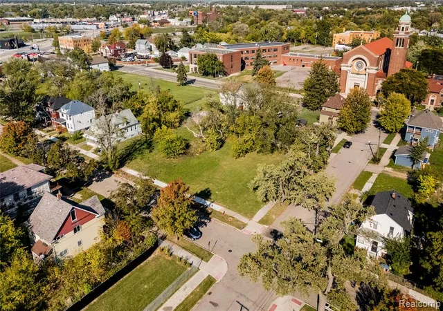 Photo 2 of Land for sale at 5900 Belvidere St, Detroit, MI 48213 | MLS# 60943286 | Listing updated on 2025-11-17