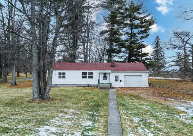 Homes for sale in Kimball, MI | 5602 Lapeer Rd, Kimball, MI 48074 | MLS# 60961698