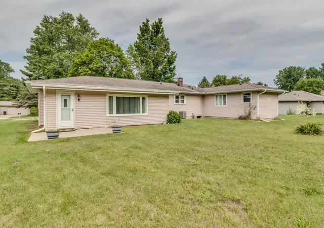 Homes for sale in Battle Creek, MI | 127 Beadle Lake Dr, Battle Creek, MI 49014 | MLS# 70543935