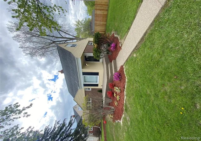 Homes for sale in Harper Woods, MI | 20202 Lancaster St, Harper Woods, MI 48225 | MLS# 60989462