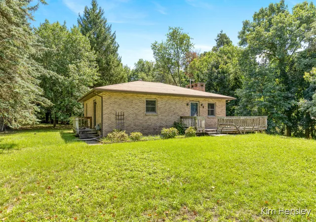 Photo 2 of Sale Pending at 1085 4 Mile Rd, Grand Rapids, MI 49525 | MLS# 70553063 | Listing updated on 2026-09-03