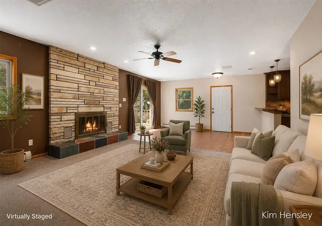 Photo 3 of Sale Pending at 1085 4 Mile Rd, Grand Rapids, MI 49525 | MLS# 70553063 | Listing updated on 2026-09-03